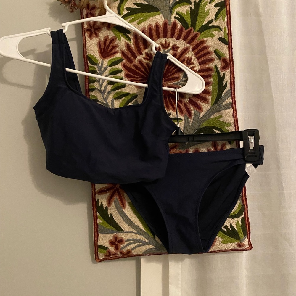 AERIE SET